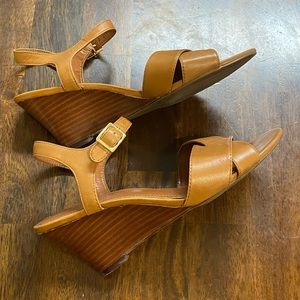 Lauren Ralph Lauren Wedge Brown Sandal size 7.5